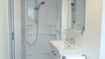 Mobile Home, Garden View | Bathroom