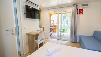 Mobile Home, Garden View | Iron/ironing board