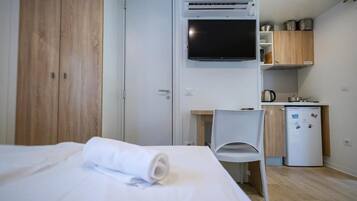 Mobile Home, Garden View | Interior