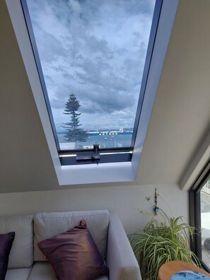 Living area - Hot Spot Apartment (Tauranga)