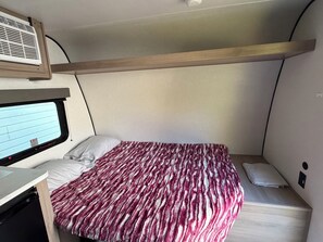 1 chambre, literie fournie