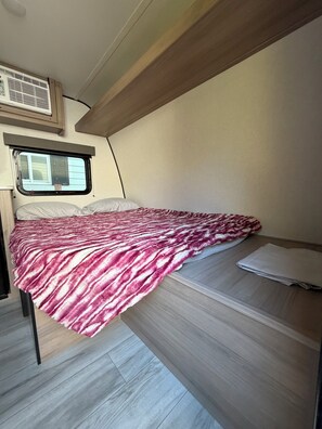 1 chambre, literie fournie