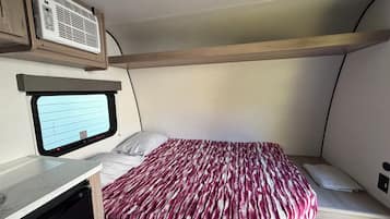 1 chambre, literie fournie