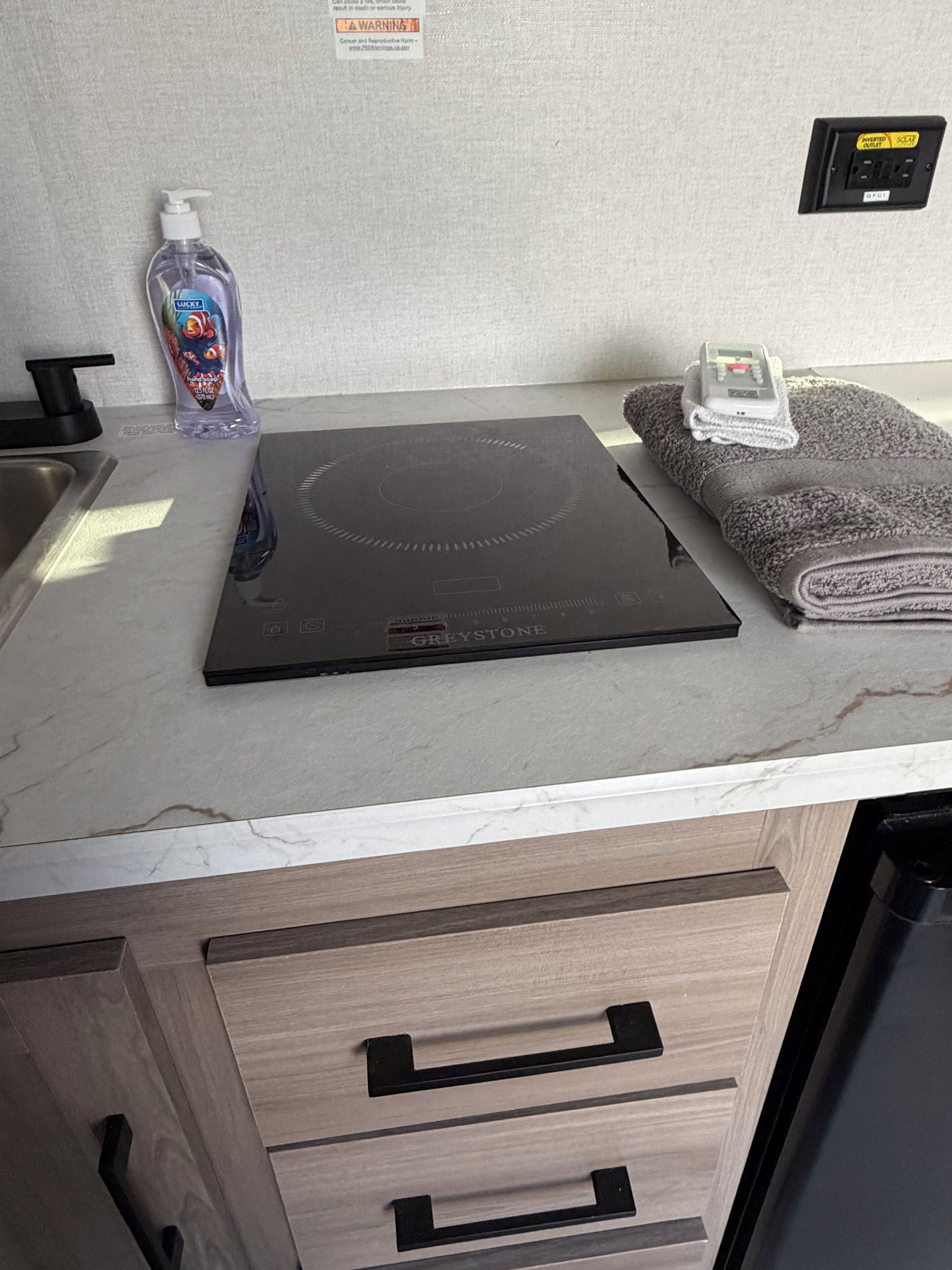 Four à micro-ondes, surface de cuisson