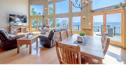 Spacious 5-bedroom house in Harbor Beach - Guesthouse for Additional