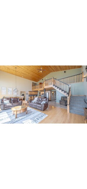 Interior - Spacious 5-bedroom house in Harbor Beach - Guesthouse for Additional (Harbor Beach)