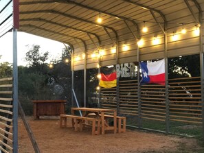 Outdoor dining - The Riverhaus - Spicewood, TX (Travis County)
