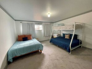 2 bedrooms, WiFi, bed sheets