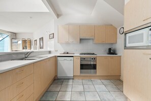 Private kitchen - Thredbo Wintergreen 11 (Thredbo)