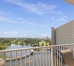 Property grounds - Relaxing 2-bedroom resort in marvelous Panama City Beach (Panama City Beach)