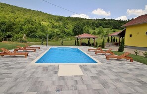 Pool - Home in nature with pool, barbecue and entertainment amenities (Otočac)