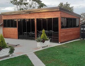 Exterior - Wooden retreat with pool and jacuzzi in peaceful countryside. (Zasadbreg)