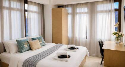 Sunny Studio w/ Balcony - Near Thessaloniki Center