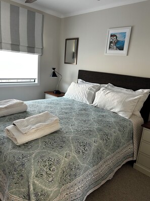 2 chambres, fer et planche à repasser, Wi-Fi, draps fournis