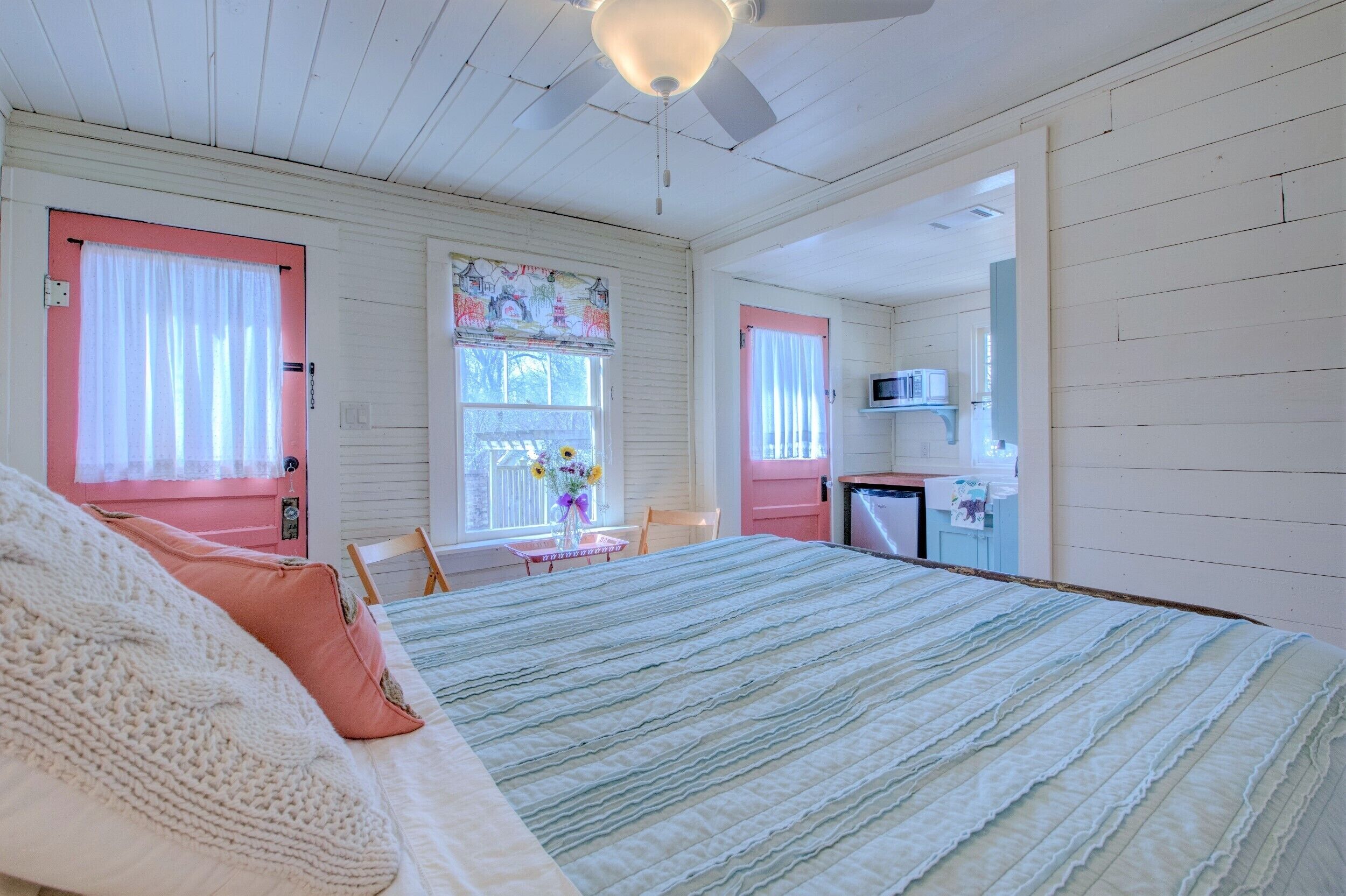 Charming 1-bedroom Backyard Cottage In Little Rock's Hillcrest Historic District - Little Rock, AR