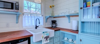 Charming 1-Bedroom Backyard Cottage in Little Rock's Hillcrest Historic District