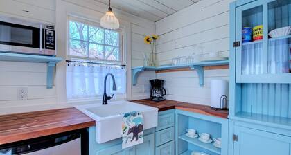Charming 1-Bedroom Backyard Cottage in Little Rock's Hillcrest Historic District