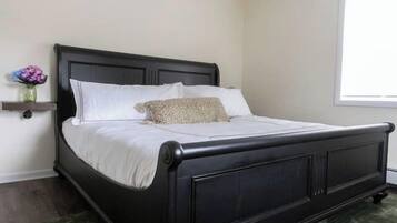 2 habitaciones, escritorio, tabla de planchar con plancha y wifi