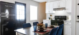 Art House 3 Beds Close to Warner Theater