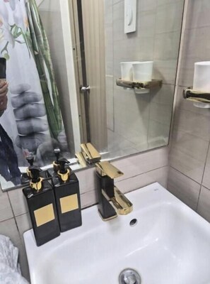 Handtücher, Seife, Toilettenpapier