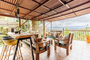 Outdoor dining - Casa Escondida Constanza  (Constanza)