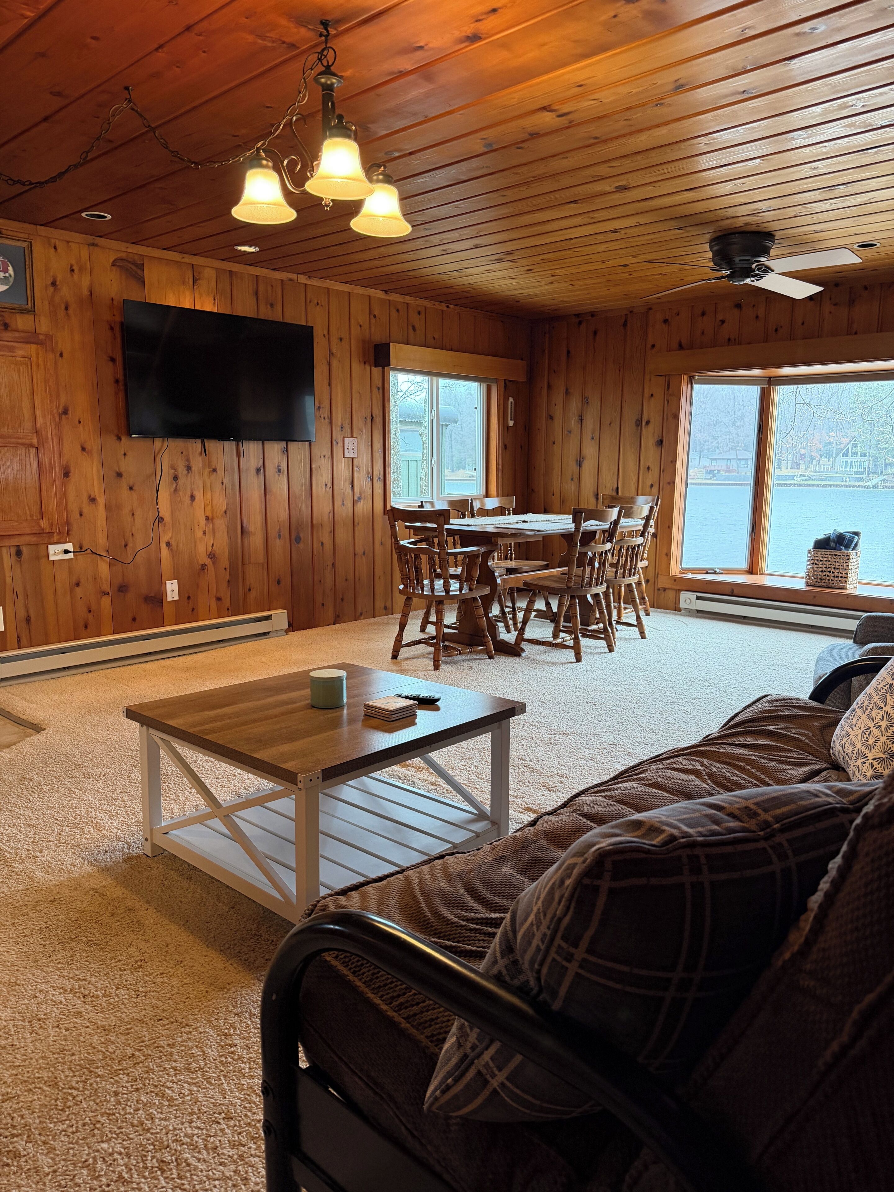 Smart TV, fireplace