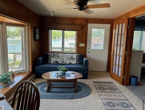 Lake Front Vacation Getaway on Stunning Lake George-Great for a weekend stay!