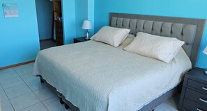 2 bedrooms, WiFi, bed sheets - 2-bedroom apartment in peaceful Mazatlán with an amazing front ocean view (Mazatlán)