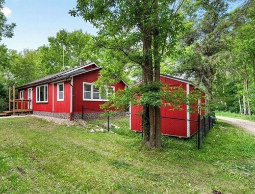 Mareyz is an All Season, cozy, modern, comfortable, peaceful & relaxing home.
