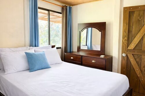 Amazing 2-bedroom apartment with AC in pleasant Uvita