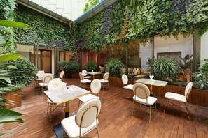 Garden - Golden Diamond Hotel(Vientiane City Nanning East Railway Station Branch) (Nanning)