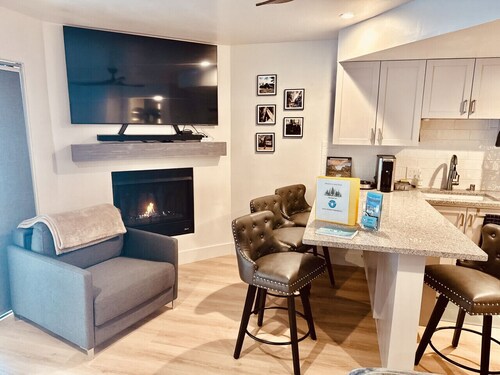 Yosemite West Retreat - Inside Yosemite - Sleeps 4