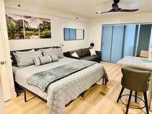 Desk, WiFi, bed sheets - Yosemite West Retreat - Inside Yosemite - Sleeps 4 (Yosemite West)