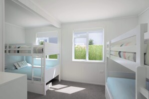 4 bedrooms, iron/ironing board, WiFi, bed sheets