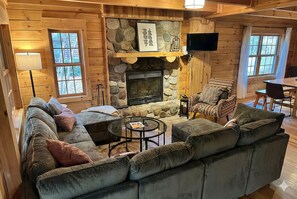 Smart TV, fireplace