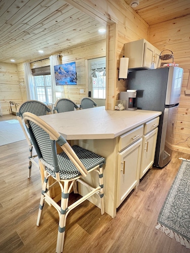 NEW Bloom Cottage-Cozy Country Retreat