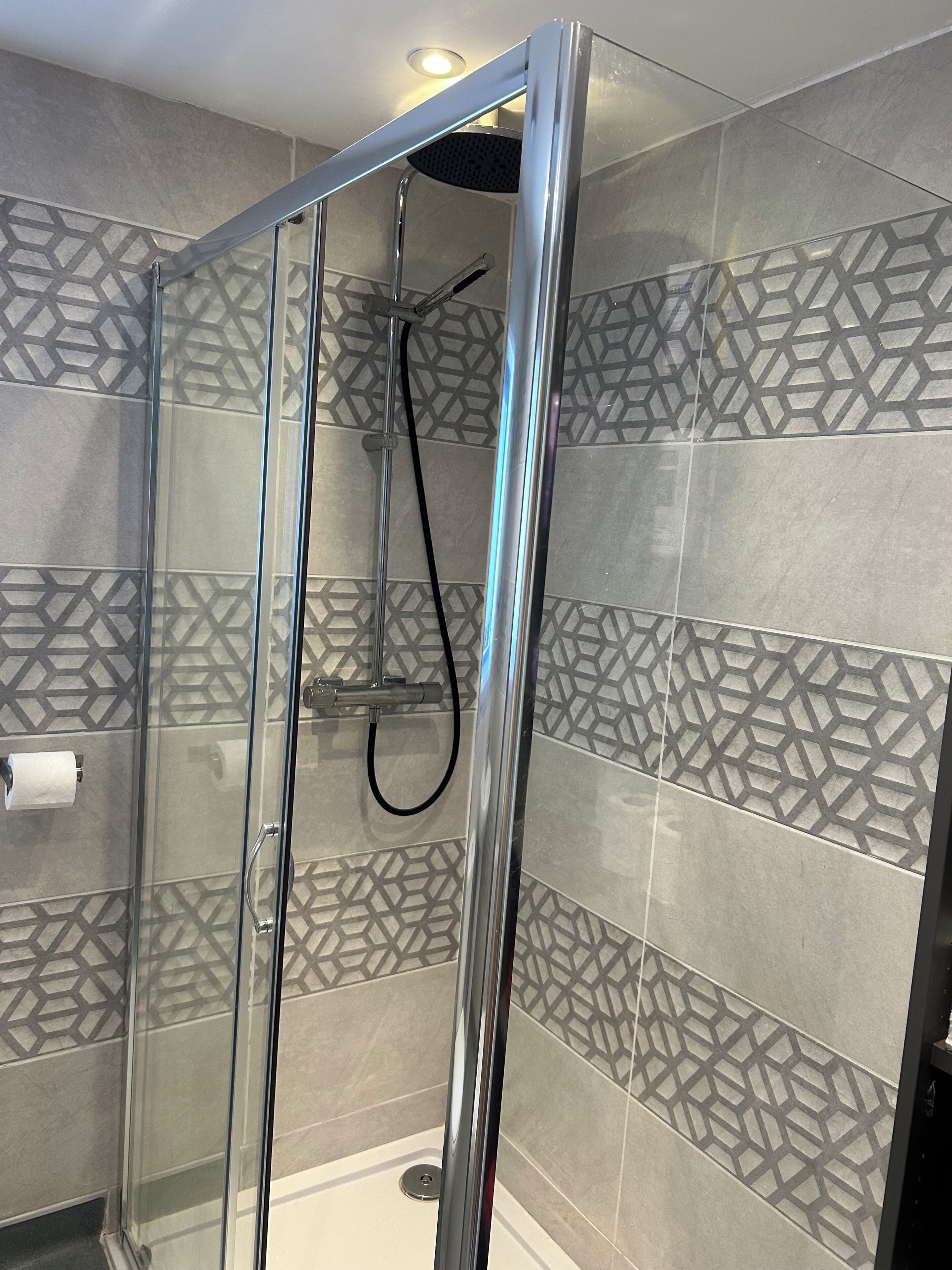 Classic Double Room | Bathroom
