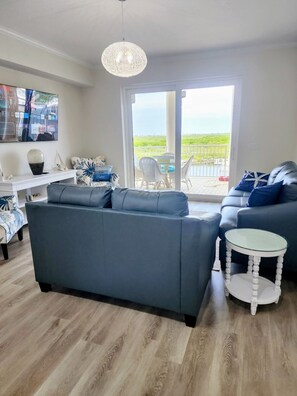 Smart TV -  Stunning 1-bedroom condo in Ponce Inlet direct on beautiful intercoastal. (Ponce Inlet)