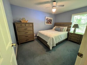 6 bedrooms, WiFi, bed sheets