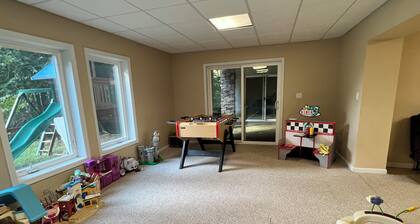 Treasure Cove: 6-bedroom waterfront house on Private Side of Lake Anna