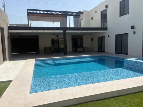 Quinta Ideal for Families: 4 Bedrooms, Swimming Pool, Jacuzzi and Billiards