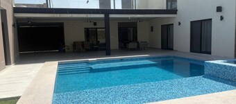 Quinta Ideal for Families: 4 Bedrooms, Swimming Pool, Jacuzzi and Billiards