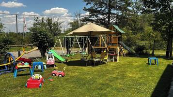 House, 5 Bedrooms, Smoking, Balcony | Children's area