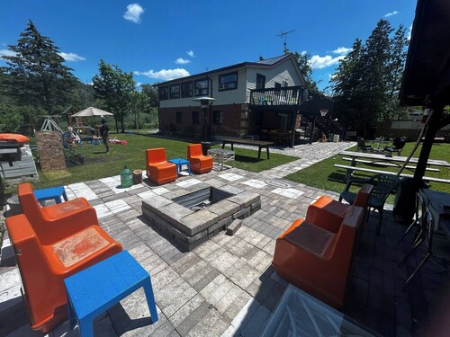 5 Bedroom Cottage at Rice Lake!