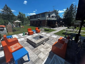 Outdoor dining - 5 Bedroom Cottage at Rice Lake! (Alnwick/Haldimand)