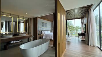 Villa, privat basseng, strandutsikt