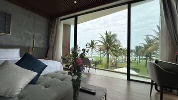 Villa, privat basseng, strandutsikt