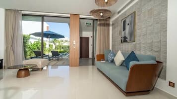 Villa, Private Pool, Garden View | Living area