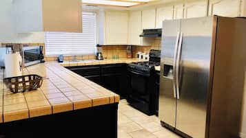 Micro-ondas, fogão, cooktop, lava-louças