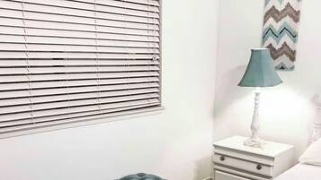 3 quartos, ferros/tábuas de passar roupa, Wi-Fi, roupa de cama